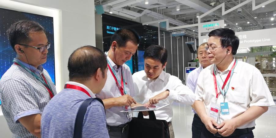 西门子参观5.jpg 西门子参观5.jpg