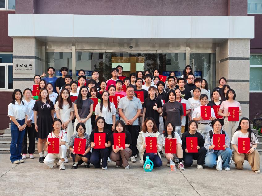 晨光砺行涵养自律 榜样领航厚植学风——本科生院举办“我为梦想打卡”21天早起养成计划表彰大会