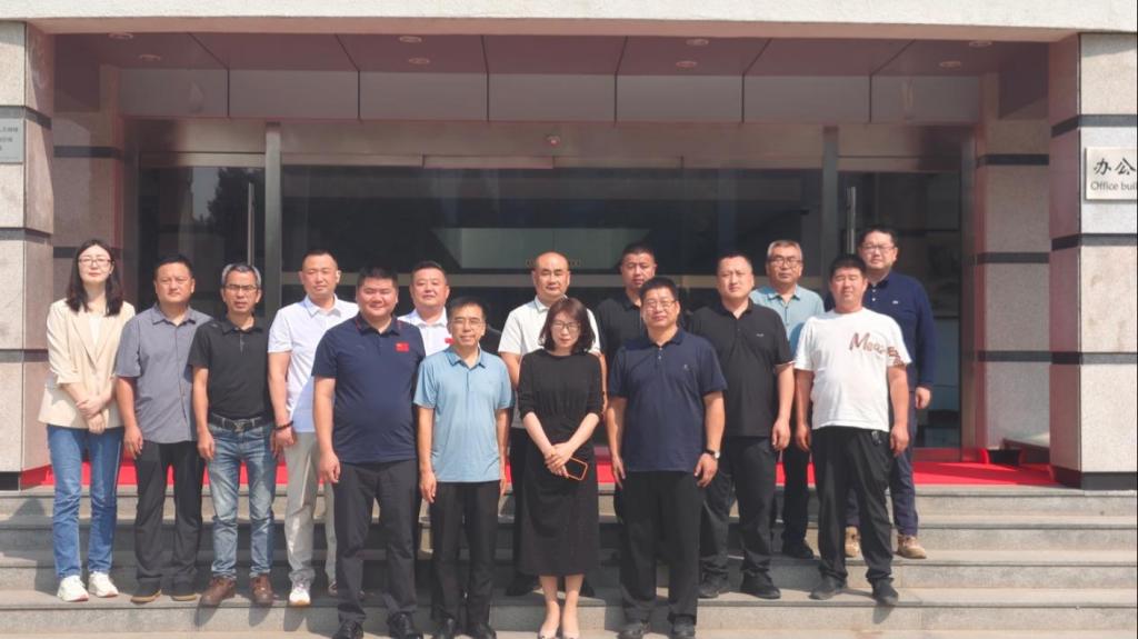 校地共建聚合力 产业链上开思政新局——bat365在线平台举办京冀校地共建暨产业调研座谈交流会