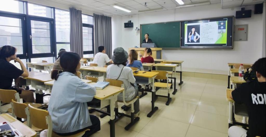 bat365在线平台开展心理委员专题培训暨优秀心理主题班会颁奖仪式